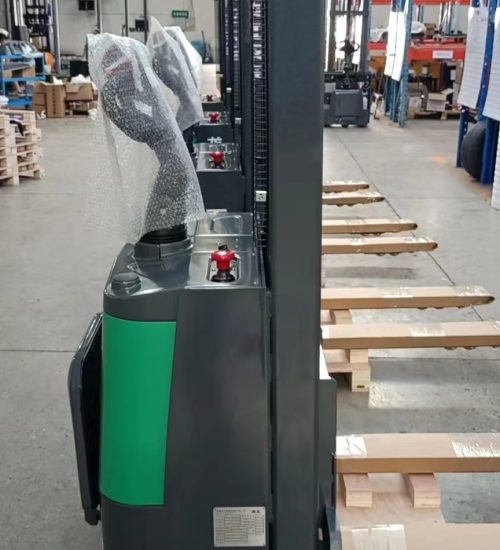 Li-ion Powered Pallet Stacker